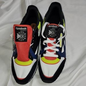 Reebok Classic Leather GX2846 Mens White Leather Lifestyle Sneakers Shoes